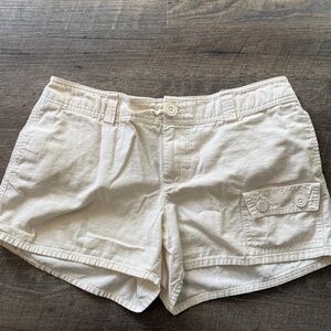 The North Face Women's Cream Cargo Shorts